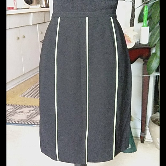 Skirt - Picture 1 of 2